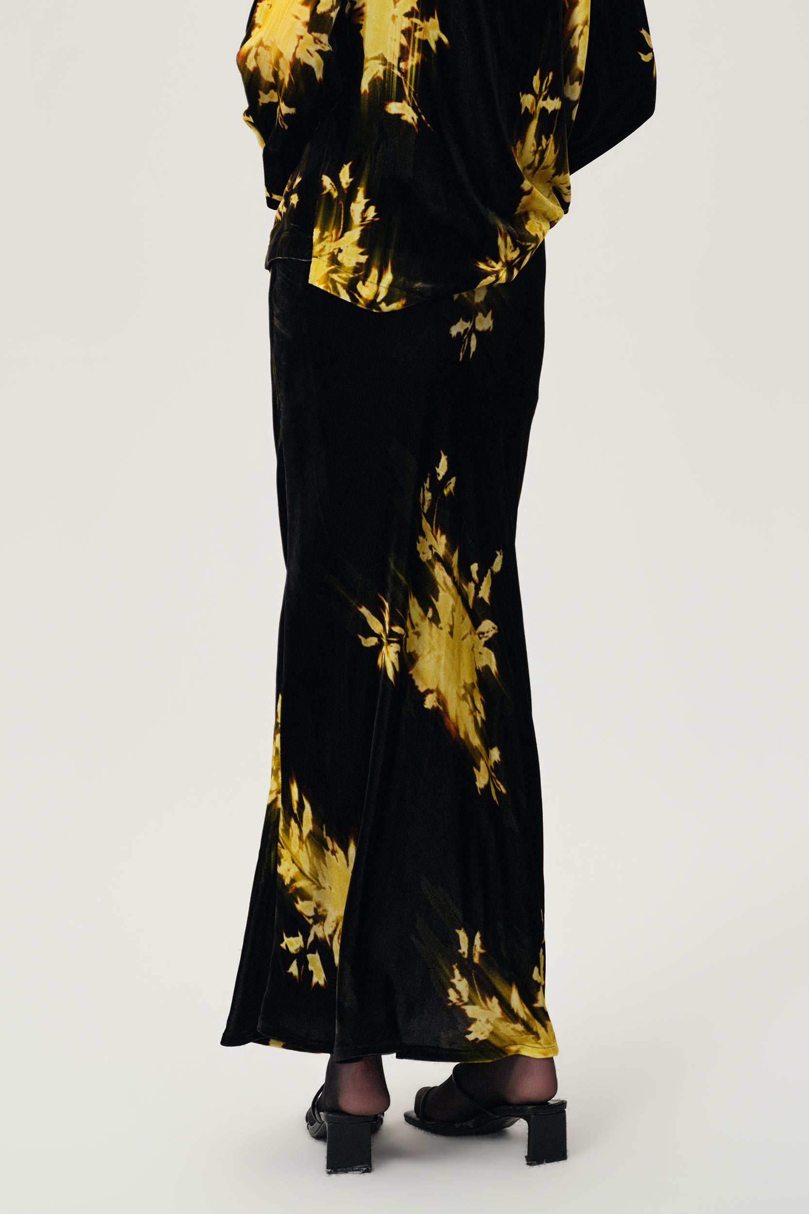 Floral Printed Velvet Skirt in Silk and Viscose Black