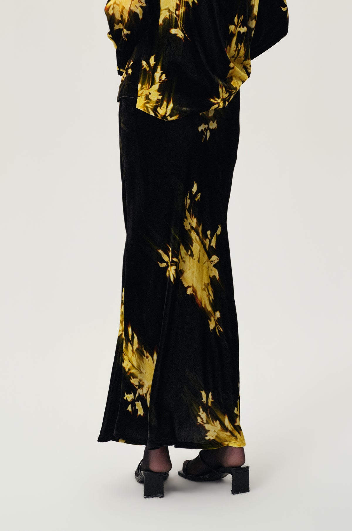 Floral Printed Velvet Skirt in Silk and Viscose Black
