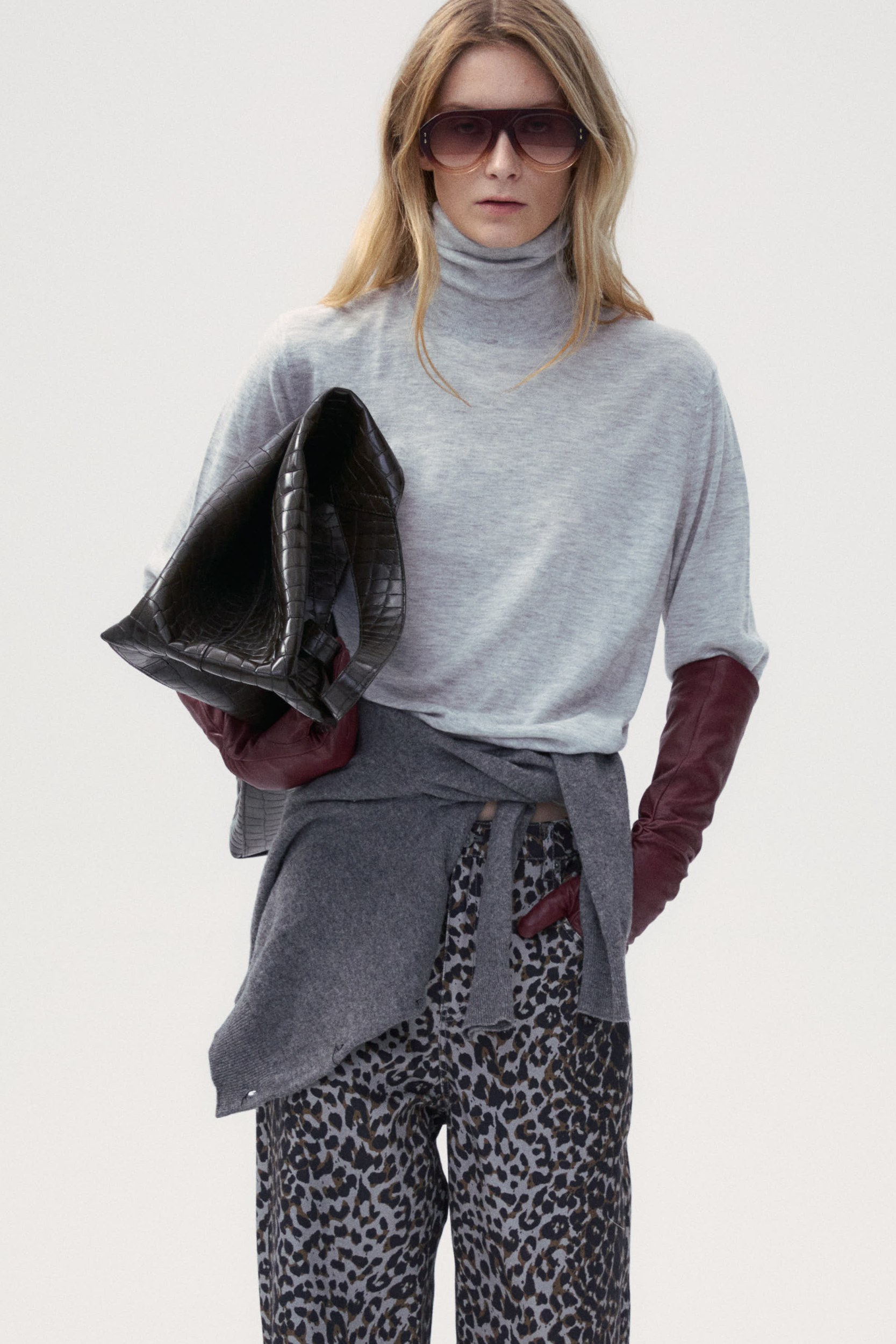 Silk Cashmere blend Turtleneck Sweater Pull Over Gray Front