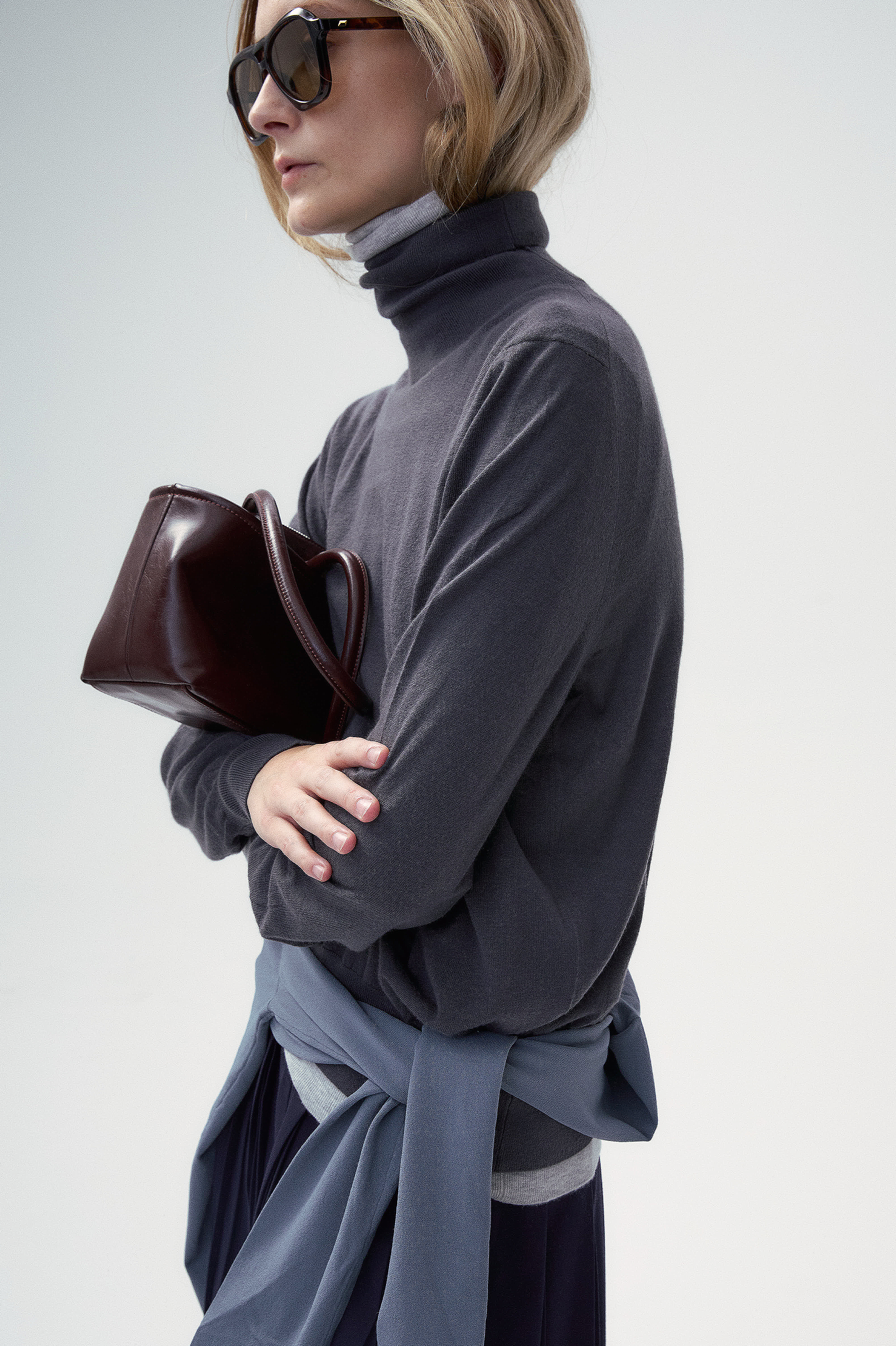 Silk Cashmere blend Turtleneck Sweater Pull Over Dark gray