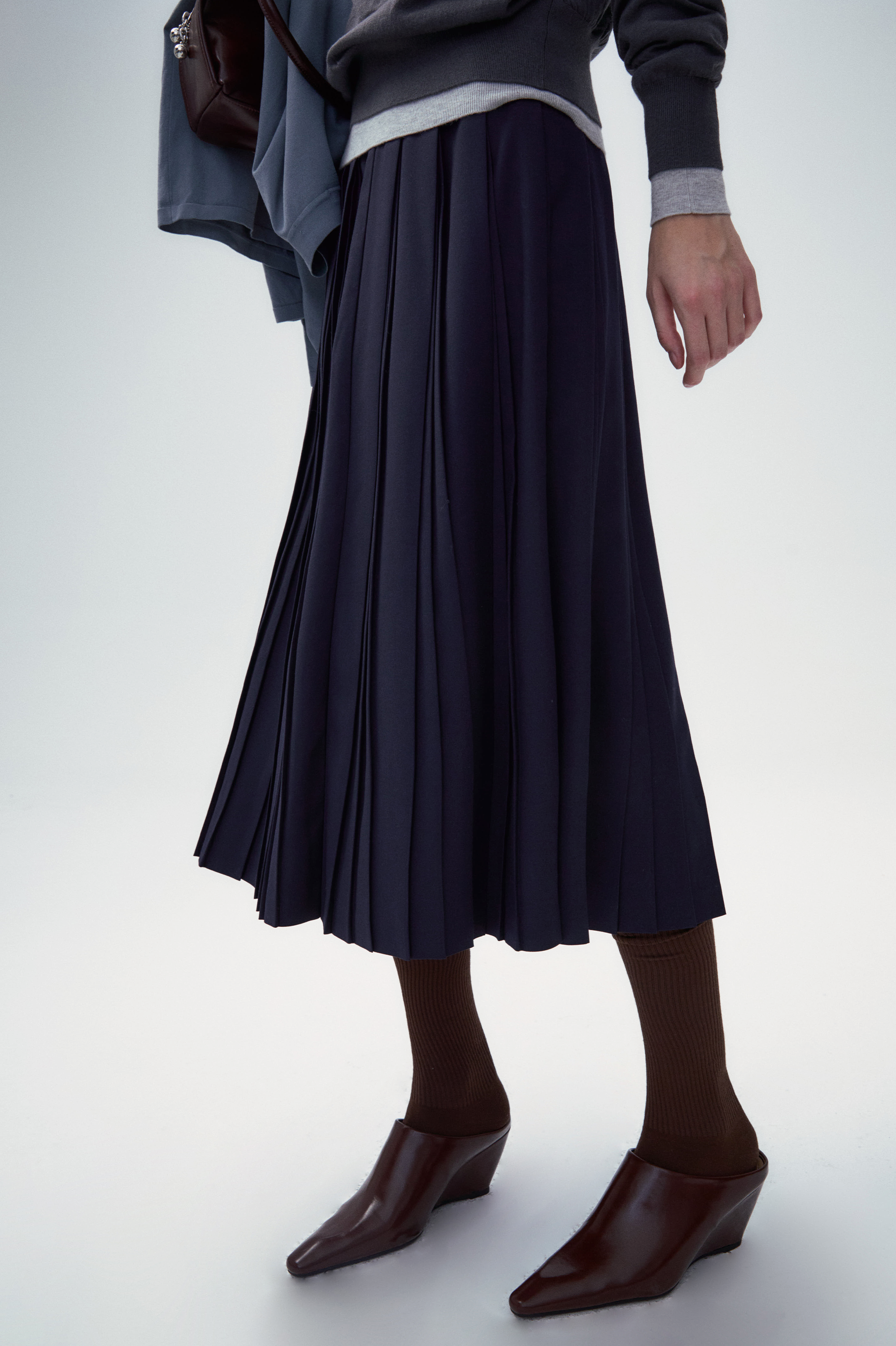 Wool Blend A-shape Pleated Skirt Navy blue Front Row Shop