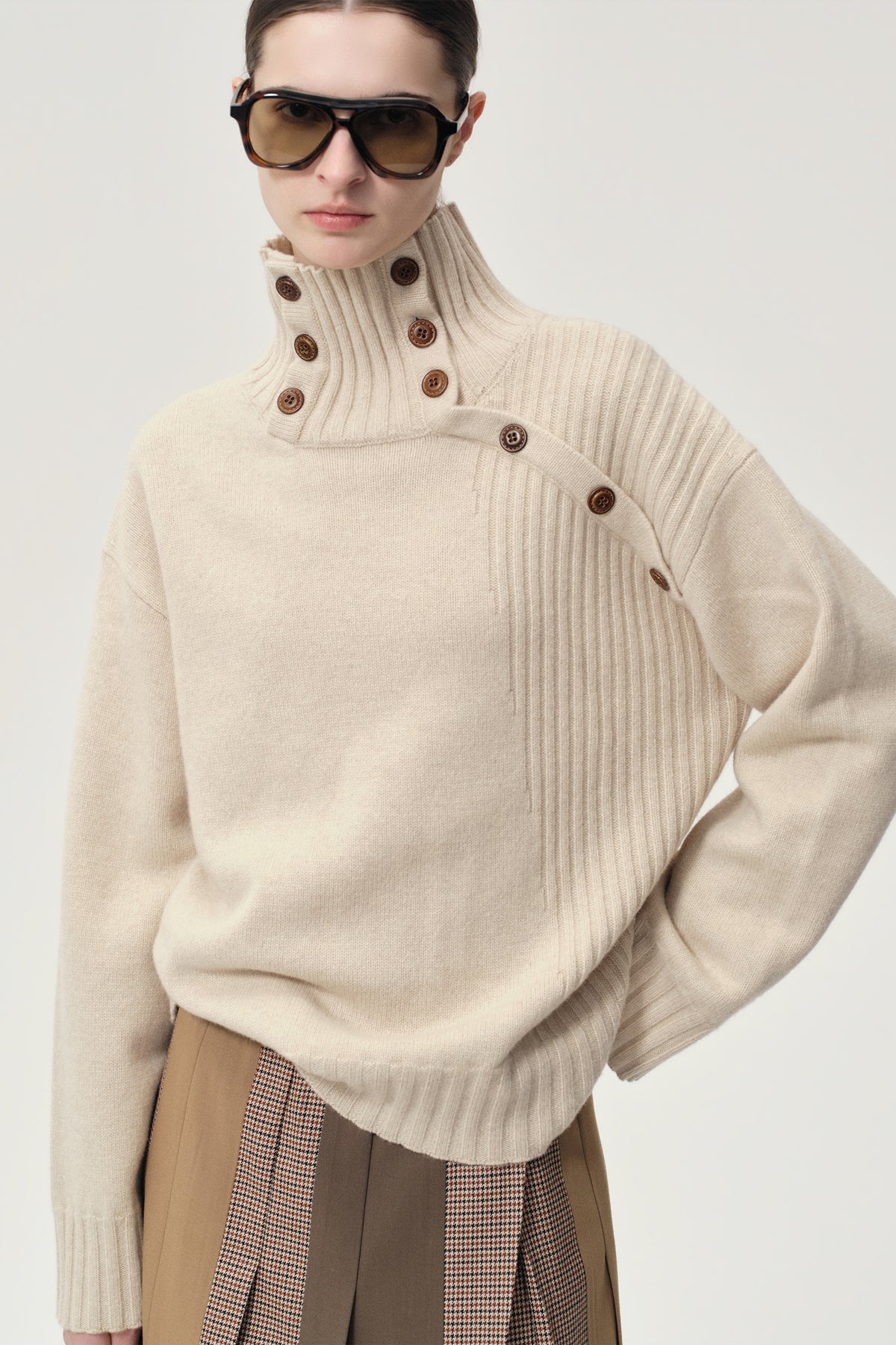 Vicky Turtleneck in Wool and Cashmere Oat Milk