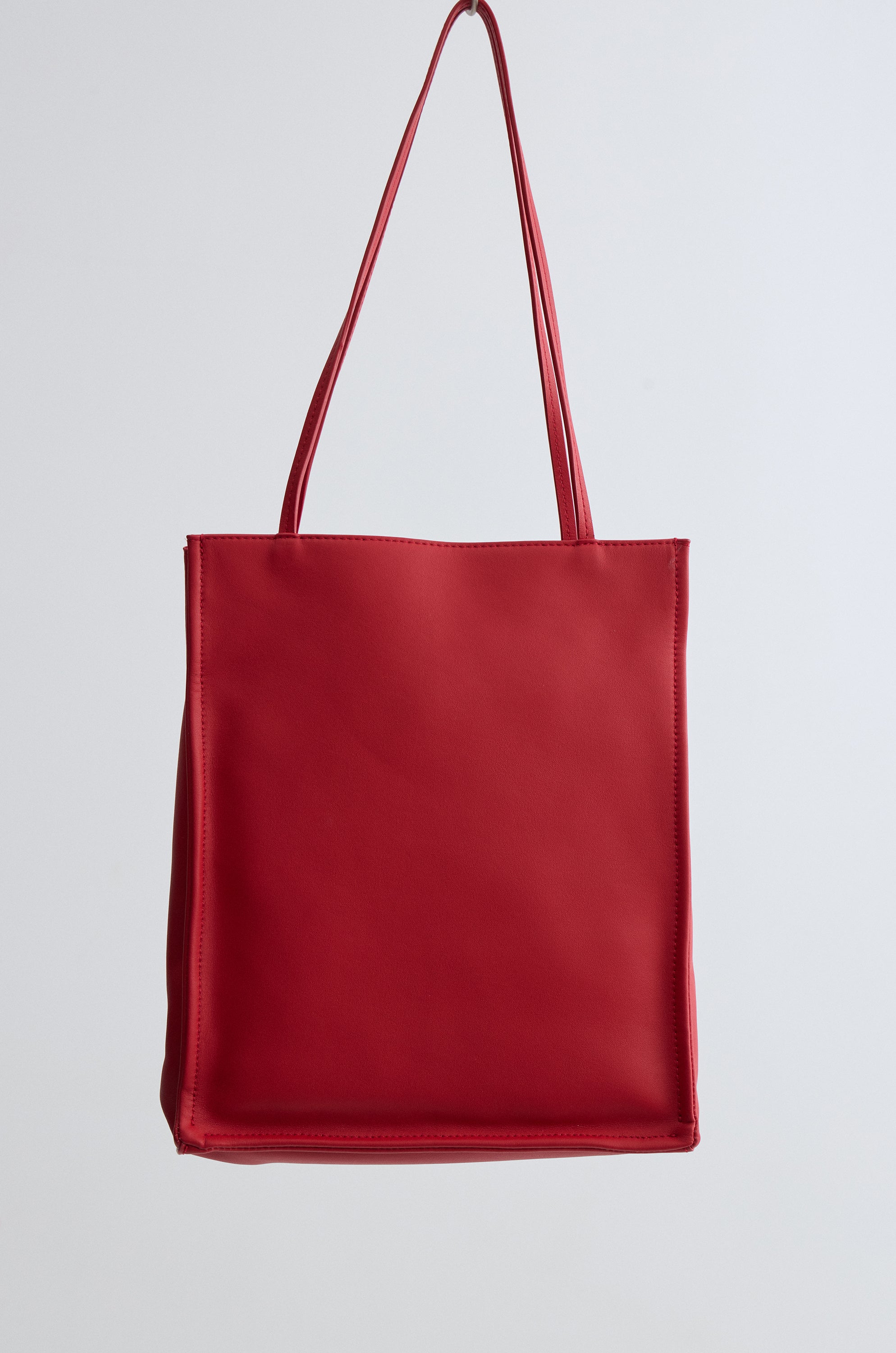 Metro Tote Bag in Leather Ruby Red