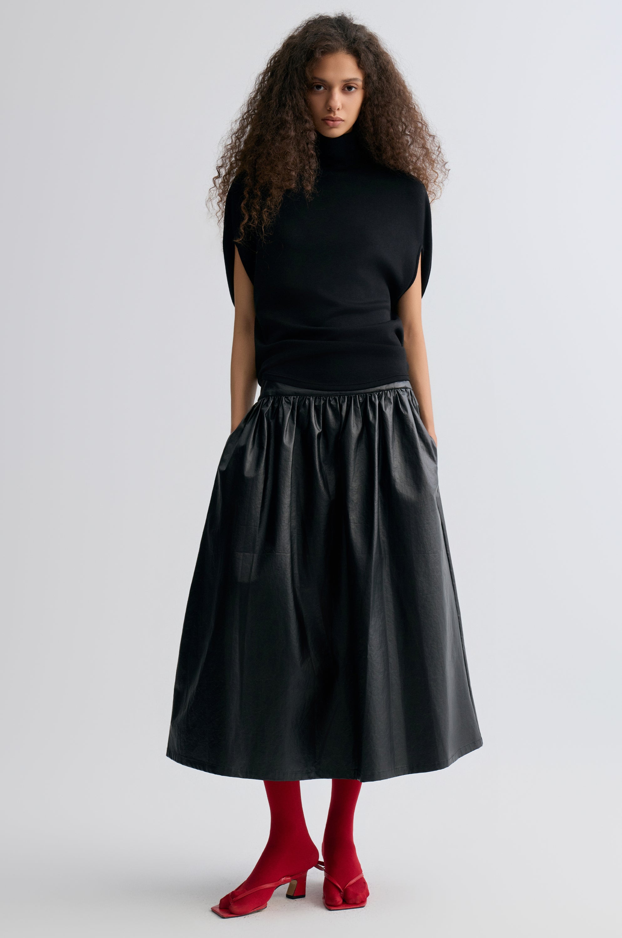 Mousse Circular Tee Black