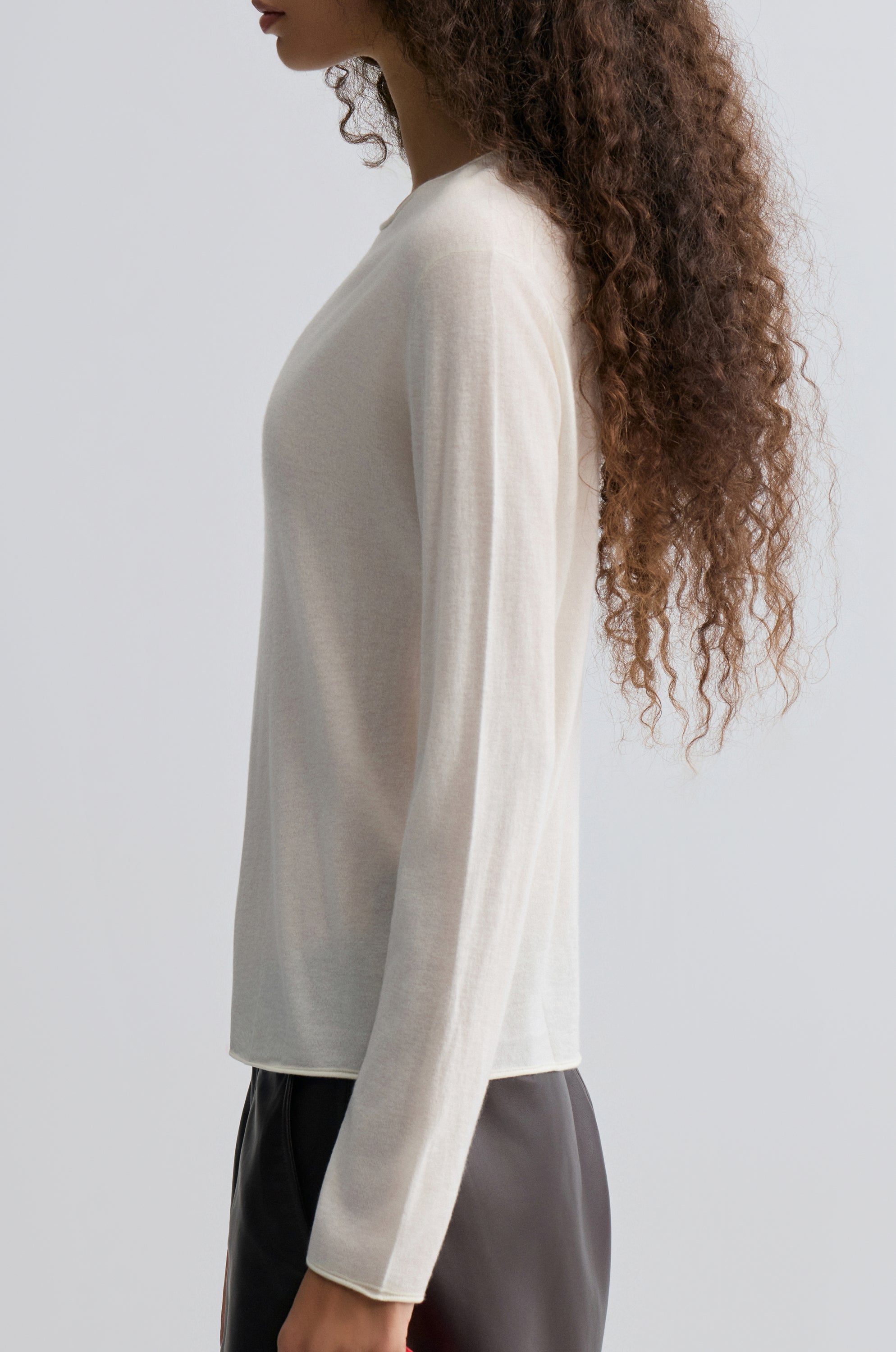Cloudlike Knit Soft Crewneck Off-white