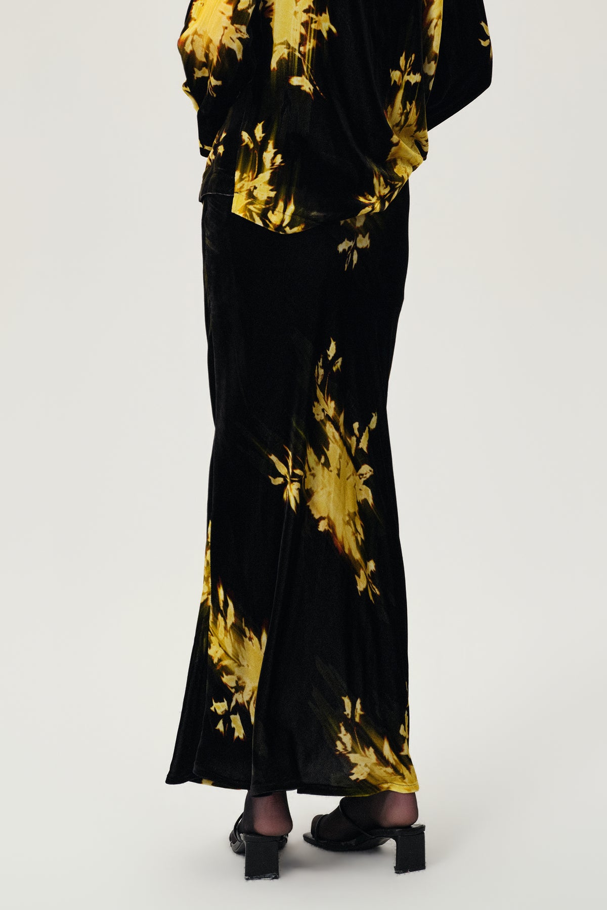Floral Printed Velvet Skirt in Silk and Viscose Black
