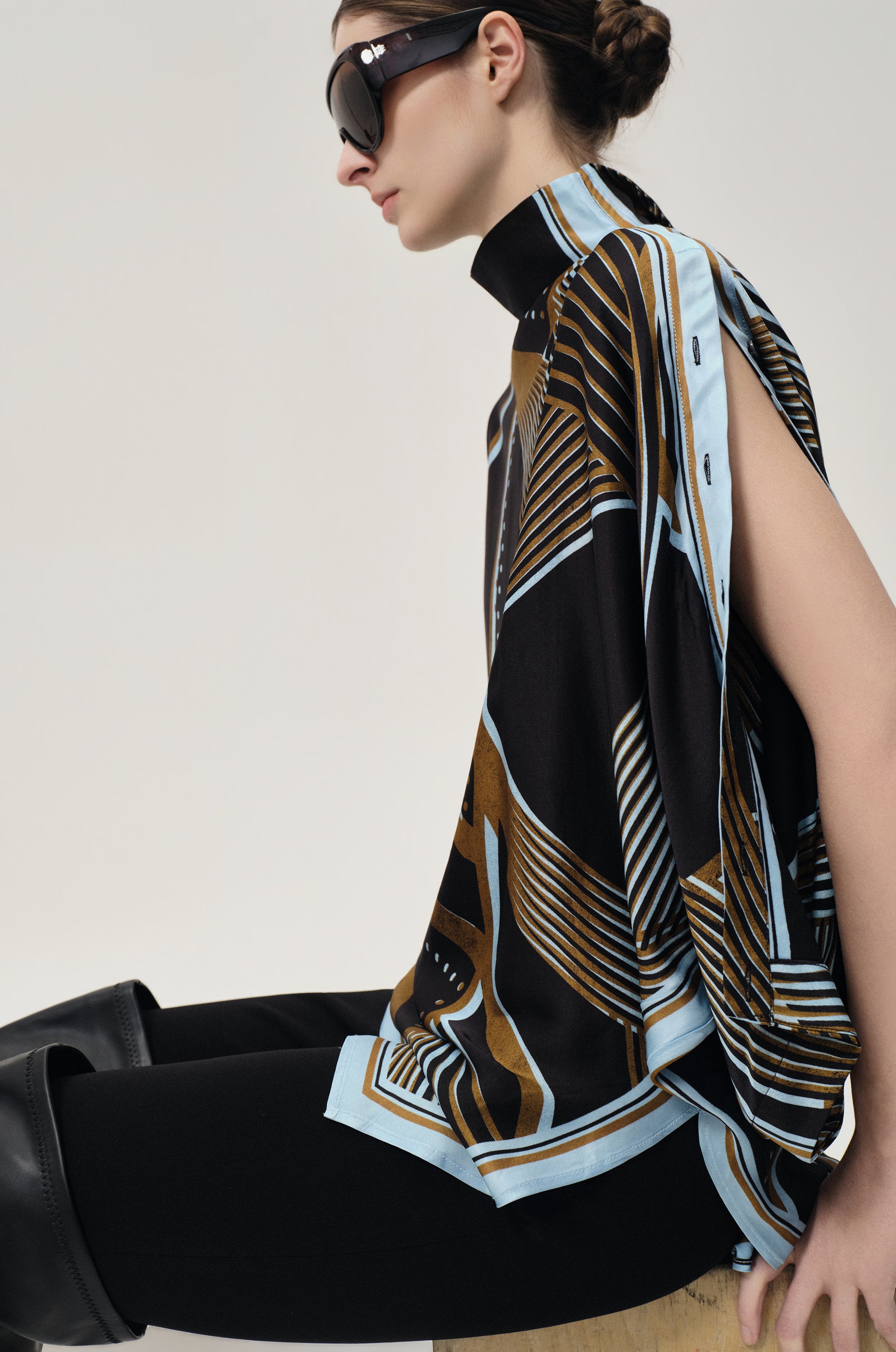 Scarf Print Top Black/Blue