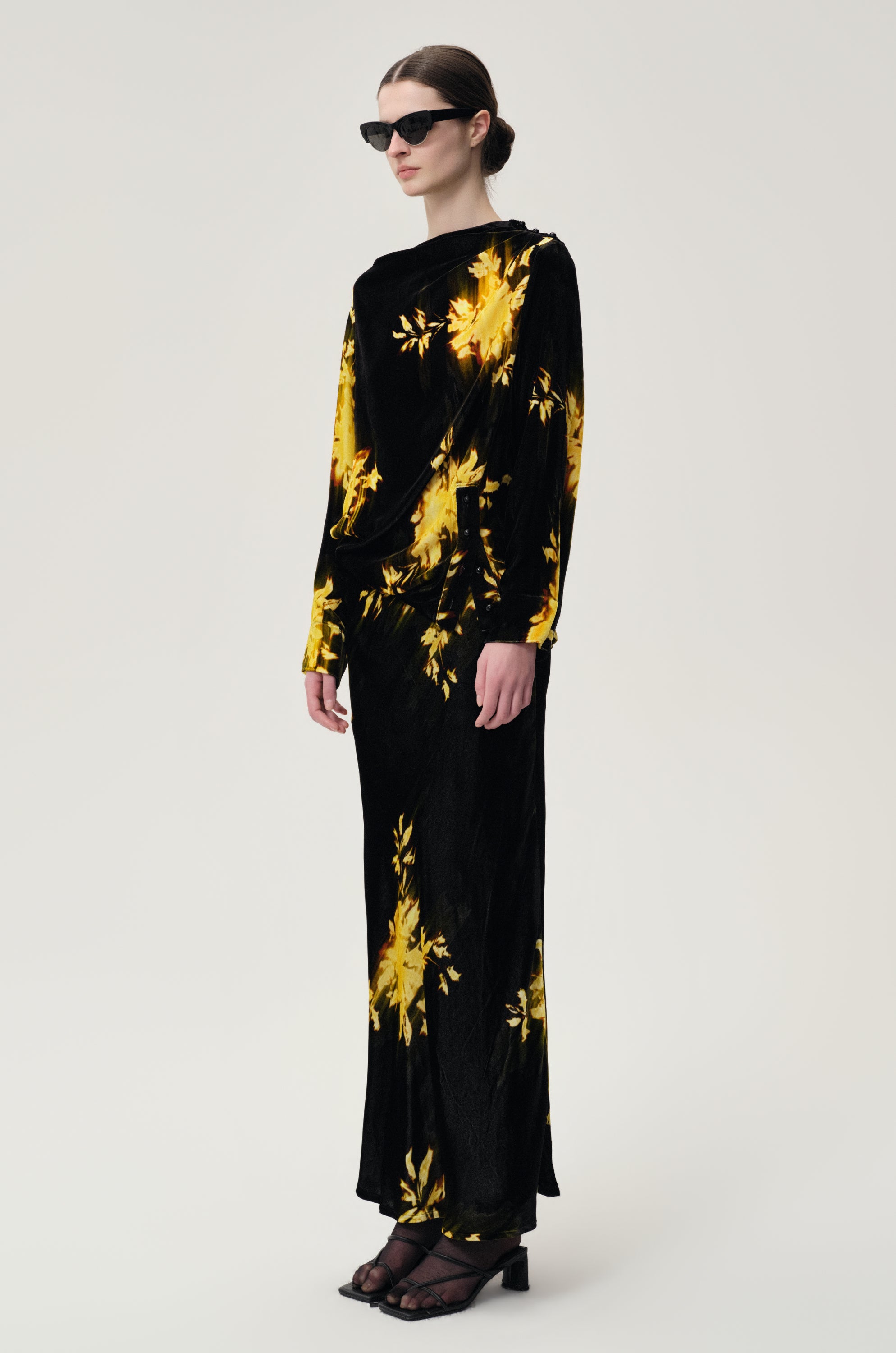 Floral Printed Velvet Skirt in Silk and Viscose Black
