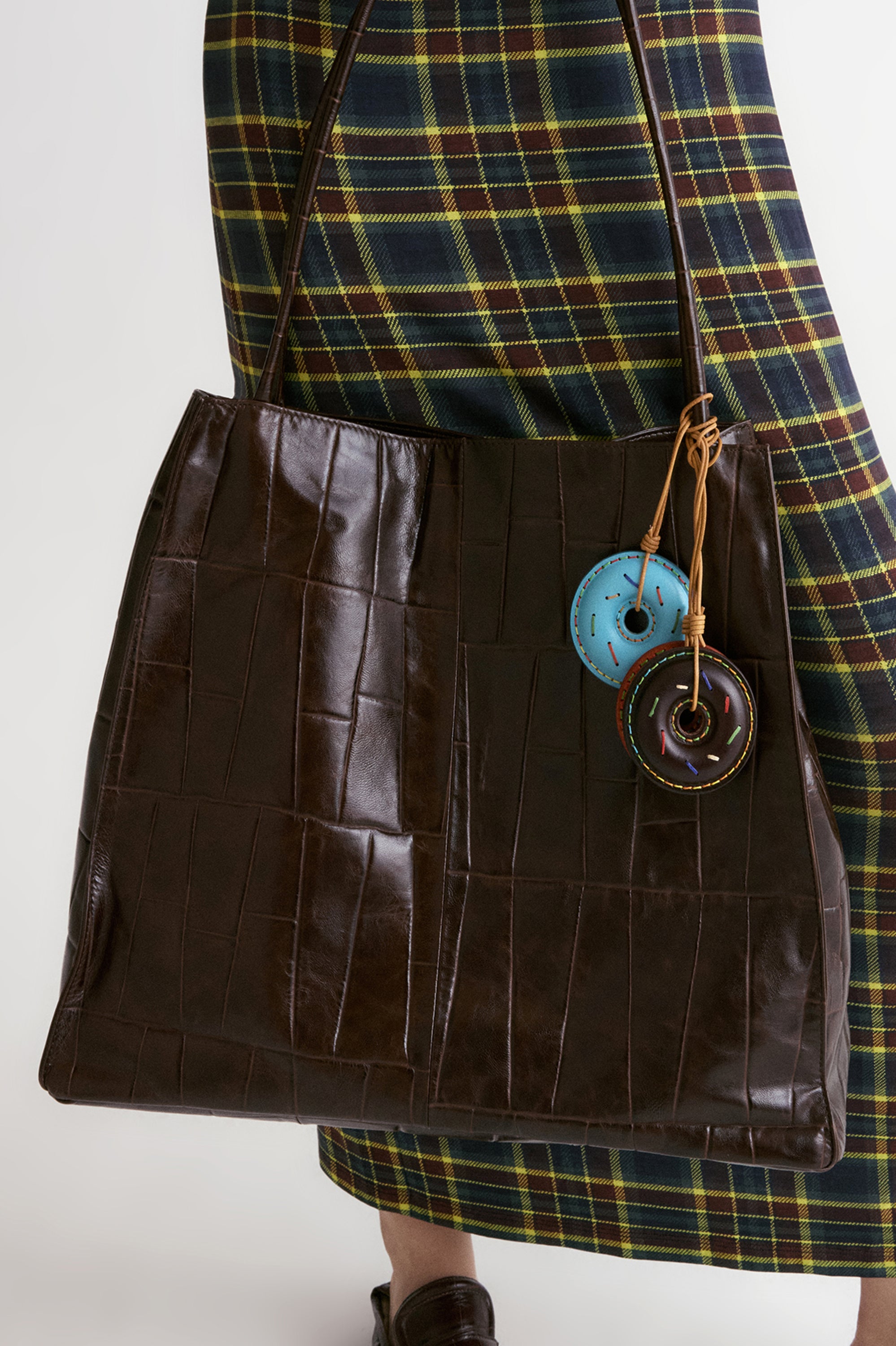 Donut Patina Leather Trick-Chocolate