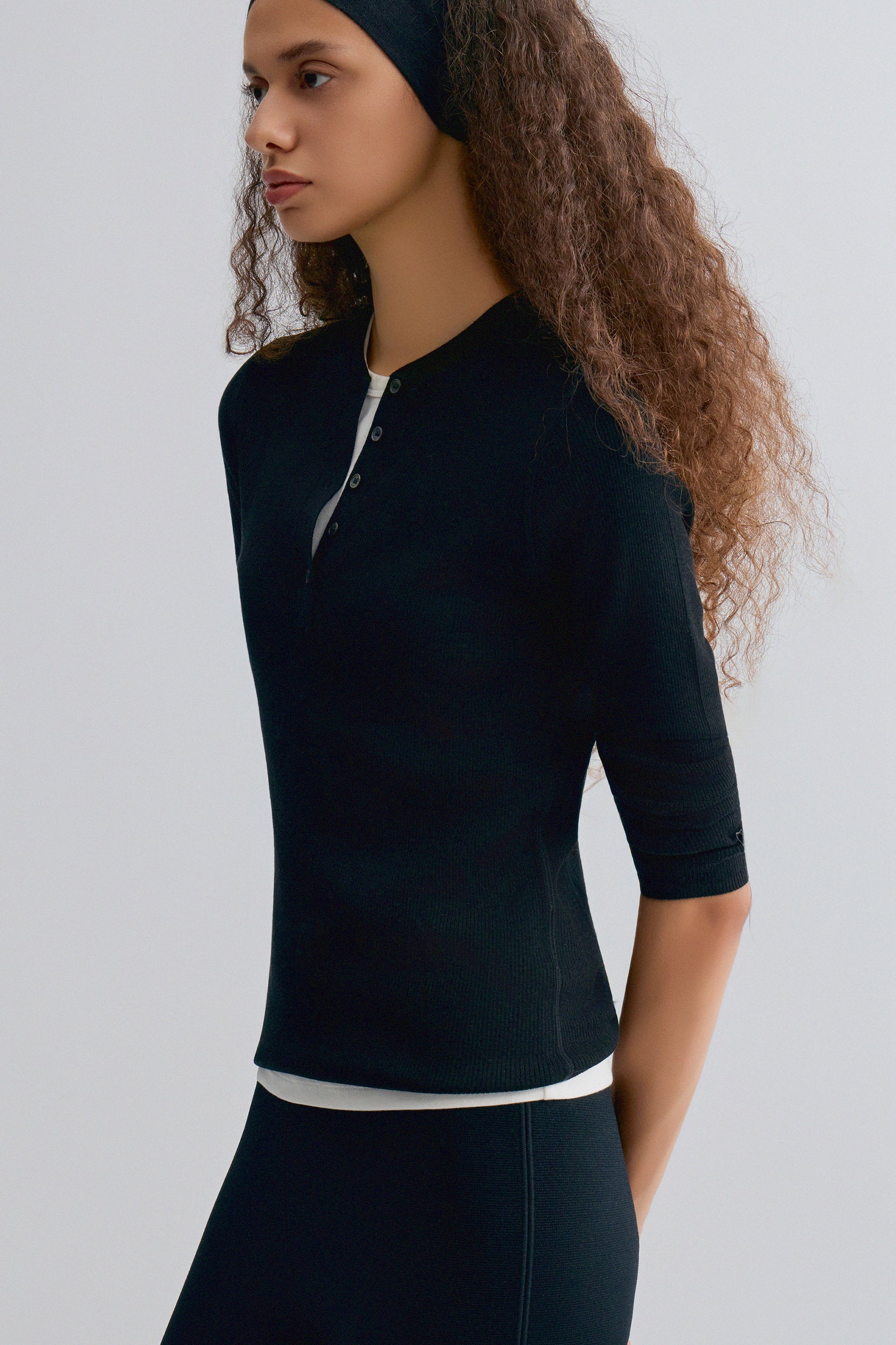 Superfine Merino Wool Knit Henley Black