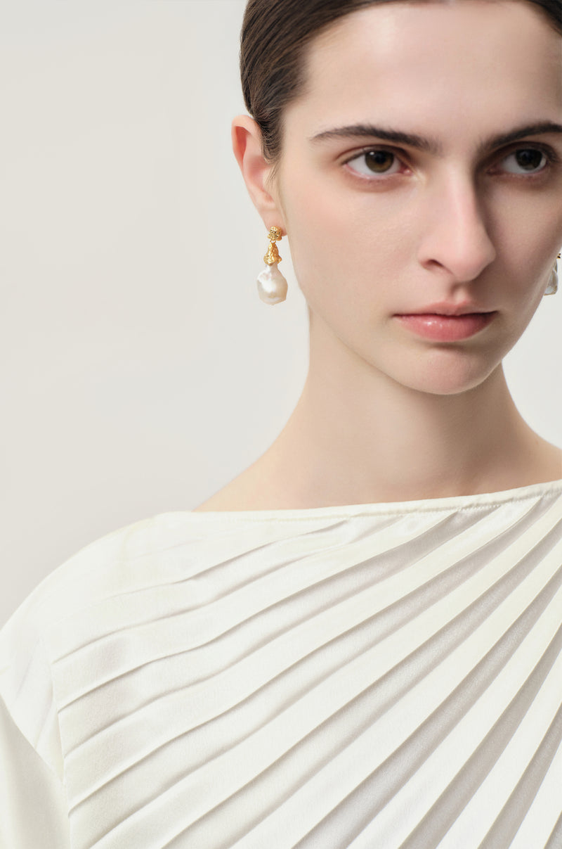Sera gold-pleated sterling silver and pearls earrings
