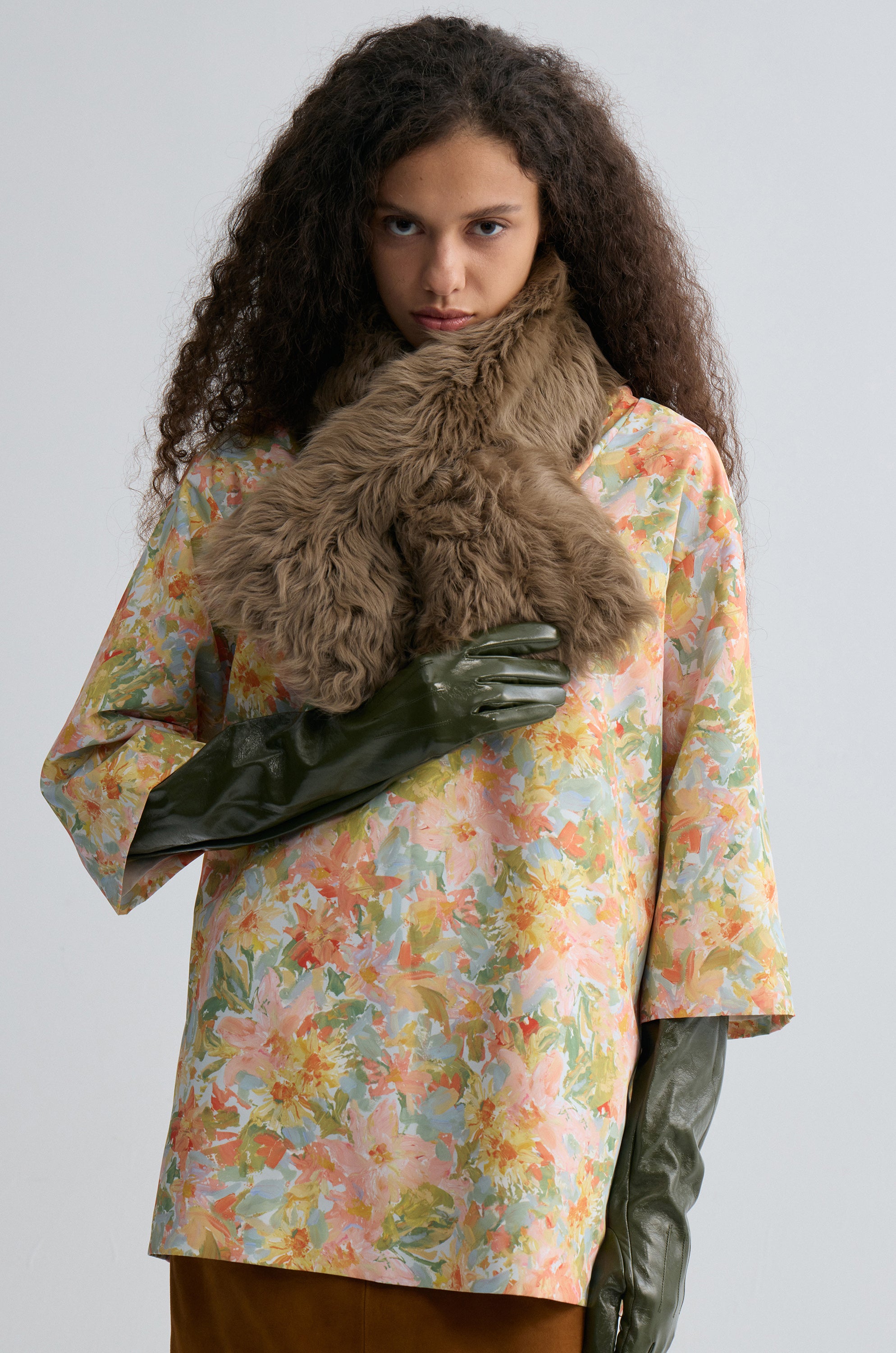 Verve Toscana Shearling Scarf Taupe