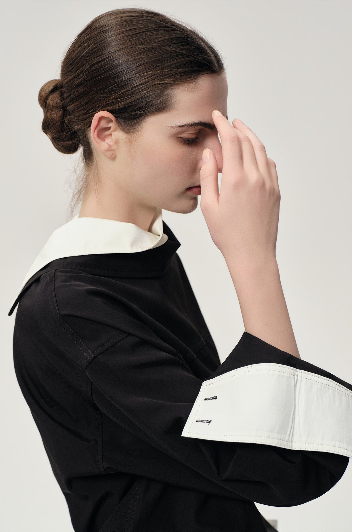 Double-layer Collar Shaped Shirt Black/White